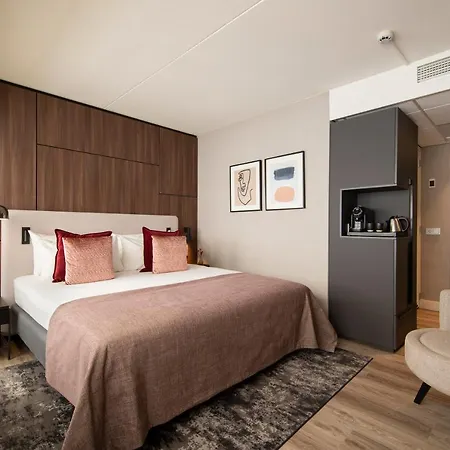 Hotel Bilderberg Europa Scheveningen 4*